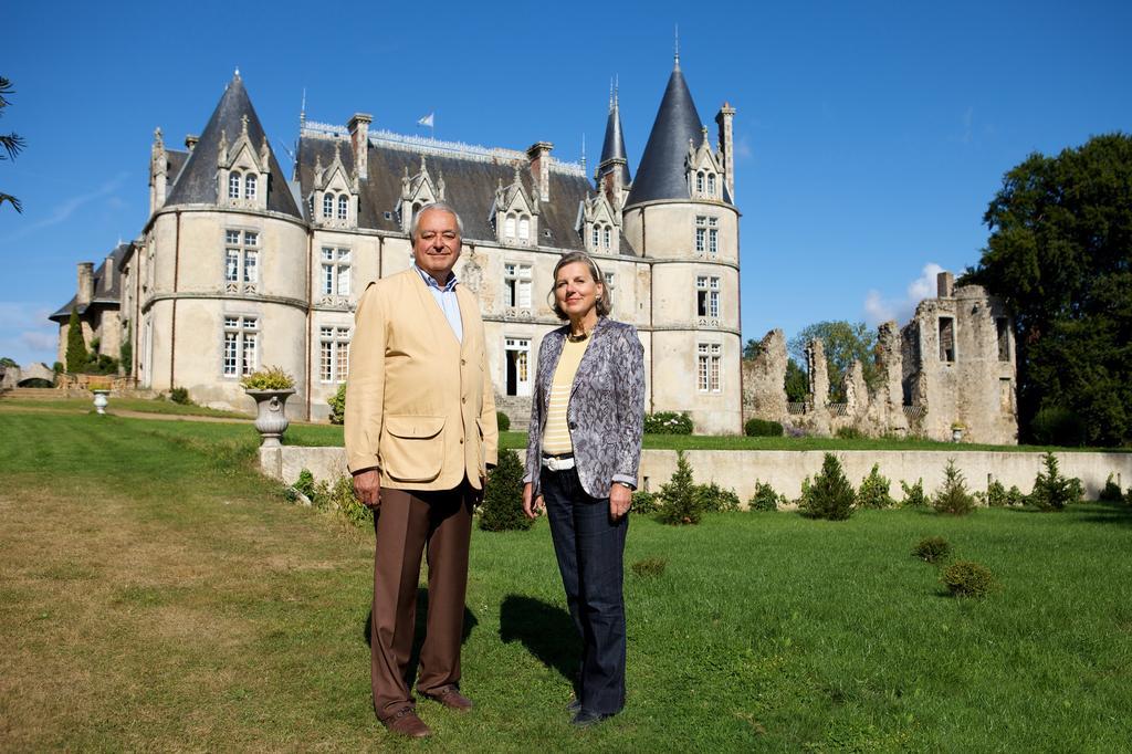 Chateau De La Flocelliere Bed & Breakfast Exterior photo